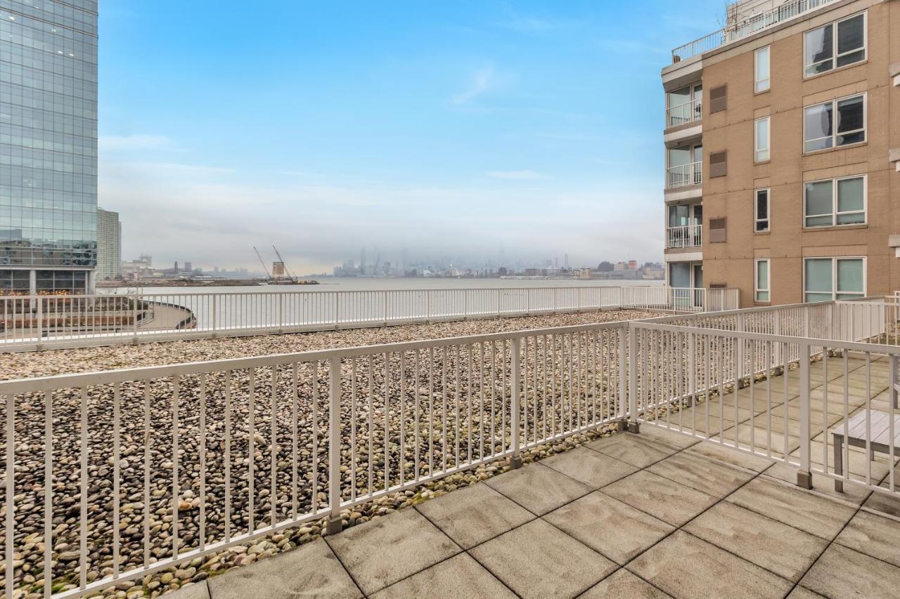 Dharma Home Suites Jc At Exchange Place Jersey City Exterior photo